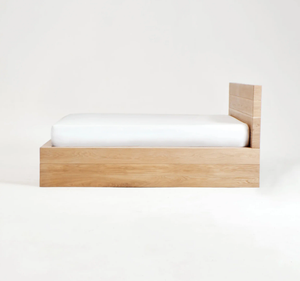 Base de Cama Minimalista de Madera de Teca Sólida, Tapizada con Tela Ecológica, Perfil Bajo, Estilo Escandinavo Moderno para Dormitorio - Product Image 2