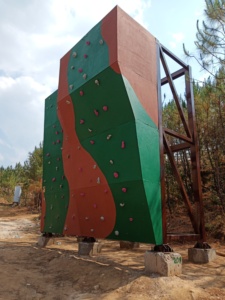 Muro de Escalada Artificial para Exteriores para Parques Temáticos y Resorts, Muro de Escalada Interior para Escuelas, Gimnasios y Zonas de Juego - Product Image 1