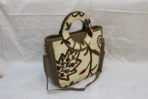 Bolso de lona bordado con diseño floral, informal, para uso diario, en colores mixtos y forma personalizada. - Product Image 2