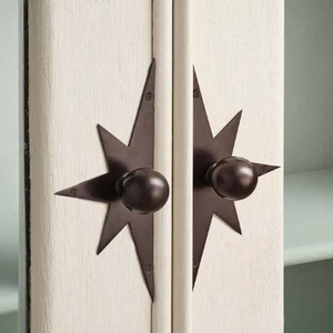 Bouton de meuble en laiton moulé avec plaque de fixation, forme courbe - Product Image 5