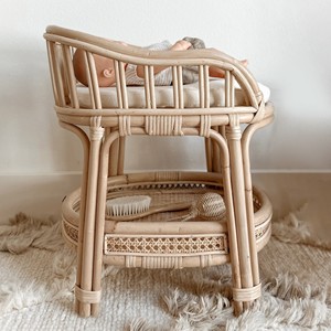 Jouets en rotin pour enfants, jeu d'imitation, table à langer en rotin et en bois pour poupées. - Product Image 3