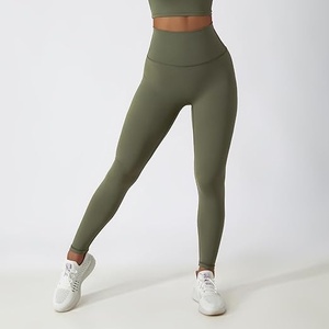 Conjunto deportivo de alta calidad, ligero y transpirable para el gimnasio - Product Image 2