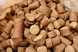 Briquettes de bois RUF de haute qualité, combustible biomasse écologique pour le chauffage, le barbecue et l'usage industriel, faible teneur en cendres, haute valeur calorifique, en vente - Product Image 3