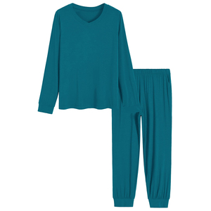 Ensemble de survêtement personnalisé pour homme : sweat à capuche athlétique et pantalon de jogging fuselé pour équipes et tenues de fitness - Product Image 4