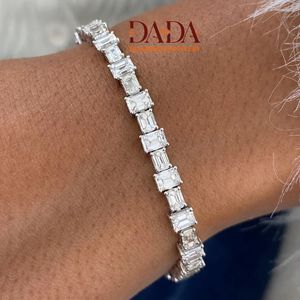 Pulsera de Diamantes con Corte Esmeralda Refinado para Mujer, Pulsera de Diamantes Cultivados en Laboratorio, Joyería Fina Clásica, Regalo de Aniversario o Cumpleaños - Product Image 1