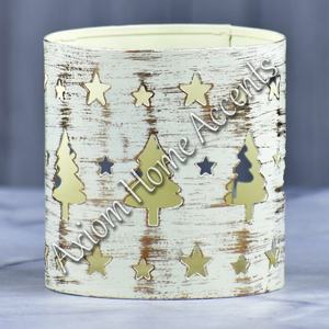 Ensemble de bougeoirs sophistiqués avec un design moderne et une finition élégante pour la décoration de la table à manger par Axiom Home Accents - Product Image 3