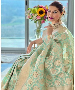 Sari de Seda Verde Claro, Vestido Tradicional Indio para Bodas, Estilo Banarasi, Drapeado con Patrón de Borde para Ceremonias - Product Image 4