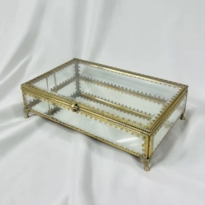 Caja de Almacenamiento Cuadrada de Vidrio con Marco Metálico de Acabado Negro Mate para Exhibición en Tocadores, Regalos de Boda y Decoración del Hogar - Product Image 2