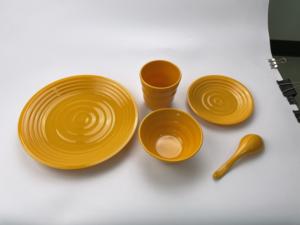 Vajilla Ecológica de Plástico Moldeado por Inyección MIT Precision PGT: Tazas, Tazones, Cucharas y Platos - Amarillo Sol - Product Image 5