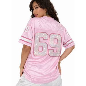 Camiseta de moda personalizada con pedrería rosa brillante estilo streetwear Y2K, camiseta con gráfico de números de pedrería y cuello en V, venta al por mayor de camisetas con pedrería. - Product Image 3