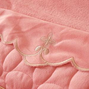 Jupe de lit moderne matelassée en microfibre imprimée personnalisable et imperméable avec plis pour usage domestique et hôtelier - Product Image 4