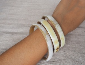 Handcrafted Eco-friendly Buffalo Horn <b>Set</b> High-Polish Horn Cuff <b>Bangle</b> Customized Size Agate <b>Bangles</b> Natural Color - Product Image 1