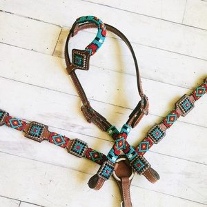 Selle Western en Cuir Naturel Souple Premium Légère et Durable Couleur et Taille Personnalisables Rouge Teal Motif Perlé Diamant Personnalisé - Product Image 1