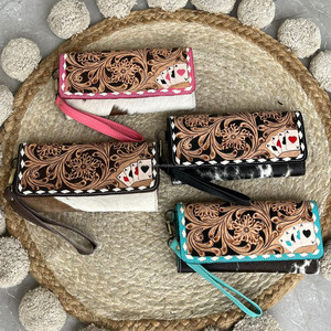 Nouveau portefeuille artisanal en cuir véritable de vachette, motif floral et cartes à jouer, fait main, style western, avec dragonne pour femme - Product Image 4