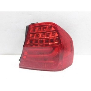 ไฟท้ายด้านขวาของรถซีรีส์ 3 ในแผงด้านข้าง ขวา มือสอง ของแท้เบอร์ 7289426 - Product Image 1