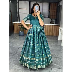 ชุดกระโปรงยาวผ้าฝ้ายขอบพิมพ์ลายดอกไม้ผ้าคอตตอนแฟนซี - Product Image 1