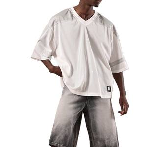 Camiseta de fútbol americano de malla extragrande para hombre, cuello en V, hombros caídos, ajuste relajado, estilo urbano, top deportivo, OEM personalizado - Product Image 1