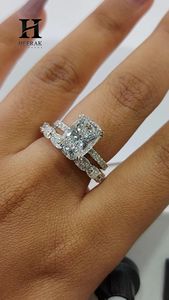 Anillo de Diamantes Cultivados en Laboratorio con Corte Cojín Alargado Personalizado, Oro Blanco de 14K, Halo Oculto, Solitario, Banda de Eternidad, Apilable para Novia - Product Image 1