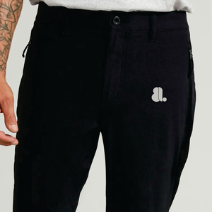 Pantalones de Hombre Negros de Corte Recto, Cintura Elástica, Transpirables, de Poliéster, Casuales, con Logotipo en la Pierna Derecha, para Otoño - Product Image 4