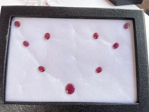Ensemble de bijoux en rubis libérien naturel 14,90 carats – Ensemble pendentif et boucles d'oreilles avec lot de 6 rubis, pierres précieuses rouges authentiques en gros - Product Image 2