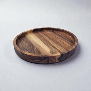 Bandeja redonda de madera de nogal de 30 cm (12 pulgadas) hecha a mano, plato de servir de madera maciza, plato de nogal natural, decoración rústica para mesa - Product Image 2