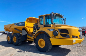 Camion benne Volvo A25E jaune de qualité supérieure avec garantie de 4 ans, moteur et boîte de vitesses à haute efficacité opérationnelle - Product Image 3