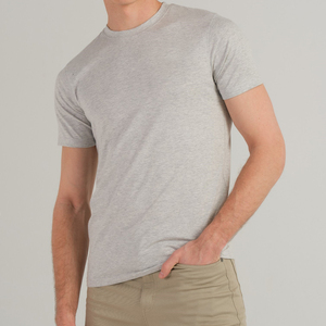 T-shirts noirs personnalisés pour hommes, manches courtes, col rond, en coton peigné 230g, logo imprimé en sérigraphie sur le devant, coupe décontractée formelle - Product Image 5