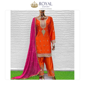 Colección Exclusiva de Alta Calidad de Trajes Pakistaníes de Diseñador para Festivales, en Seda Chinnon con Bordados - Product Image 5