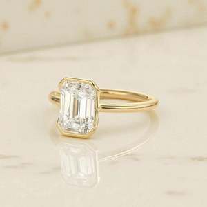 Anillo de compromiso de lujo de moissanita de 2 CT con corte esmeralda, moderno, con engaste de media montura, de plata, estilo vintage Art Deco, minimalista, solitario, tercero. - Product Image 4