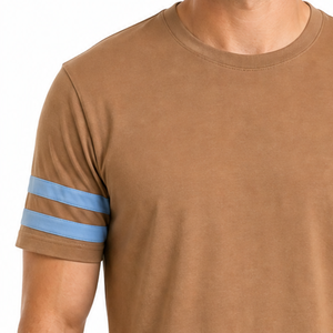 Camiseta Personalizada para Hombre con Rayas en las Mangas, Cuello Redondo, Color Marrón Claro, Azul Cielo, Doble Raya, Manga Corta, Informal - Product Image 3