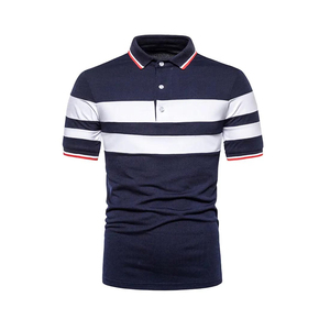 Polo homme bleu marine à rayures, manches courtes, tricoté, décontracté, avec bordure blanche et rouge. - Product Image 1