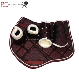 Tapis de selle Western scintillant avec bottes, doublure matelassée en peluche, équipement d'entraînement et d'équitation pour la compétition - Product Image 1