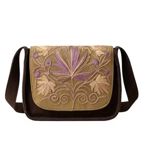 Bolso bandolera con bordado Crewel de Cachemira – Diseño floral botánico en gamuza marrón, lavanda y dorado - Product Image 6