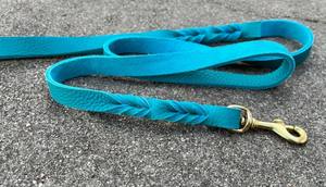 Laisse pour chien en cuir de taureau découpé à la main : quincaillerie en laiton doux - Product Image 4