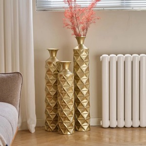Juego de jarrones de suelo modernos de latón con patrón geométrico de diamantes, centro de mesa decorativo hecho a mano para el interior del hogar - Product Image 4