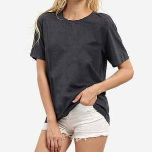 Camiseta Básica Informal Holgada de Color Gris Carbón para Mujer, Ajuste Regular, Suave y Transpirable, para Uso Diario, con Logotipo Personalizado - Product Image 3