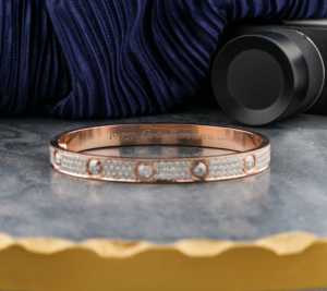 Bracelet jonc en moissanite plaqué or rose pour femme, style visseré, inspiré des créateurs, bijou de poignet de luxe pour soirée - Product Image 2