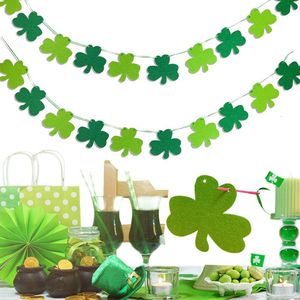 Decorazioni per la festa di San Patrizio, ghirlanda portafortuna irlandese con trifogli, striscione in feltro con trifogli. - Product Image 1