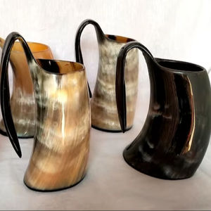 Chope en corne artisanale pour fêtes sur le thème des Vikings et événements médiévaux, chope authentique en corne de buffle pour boire de la bière, de l'ale ou du miad. - Product Image 1