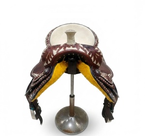 Selle de cheval en cuir pour barrel racing western avec arceau en fibre de verre, disponible en 15 à 17 pouces, équipement équestre, matériel pour chevaux - Product Image 2