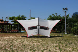 เต็นท์ผ้าใบกันน้ำ CAMP TOWN รุ่น Extended Tarp Tent 150D Oxford ชั้นเดียว กันน้ำได้ทุกฤดู สำหรับกิจกรรมกลางแจ้ง สีเทา แบบอุโมงค์ - Product Image 2