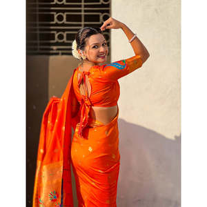 Sari Paithani en peau d'orange avec détails tissés en zari, vêtements indiens et pakistanais par Elite Weaves 650g - Product Image 2