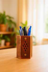 Porte-stylo en bois fait main, organisateur de bureau rectangulaire sculpté, type minimaliste sur pied, à un seul niveau, multifonctionnel pour le bureau - Product Image 3