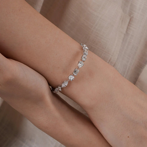 Bracelet tennis multi-formes en diamants de laboratoire 13 TCW pour femme, certifié IGI, or 14 carats, élégant, idéal pour mariage, fête ou comme cadeau. - Product Image 3