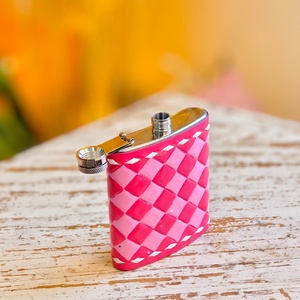 Botella de Bolsillo de Lujo Mini de Cuero Genuino a Cuadros Negros, Portátil, Ligera e Impermeable, de Gran Venta - Product Image 2