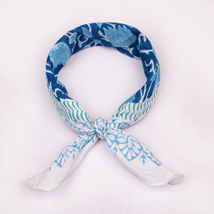 Bandana carré en coton bleu à motif floral style western, respirant, décontracté, pour l'hiver, le printemps et l'été, respectueux de la peau - Product Image 3