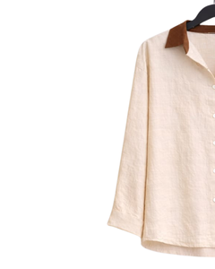 Conjunto de Dos Piezas para Mujer: Camisa Blanca y Pantalones Anchos Marrones, Estilo Casual de Algodón y Lino, con Bolsillo Bordado de Hongo, para Verano - Product Image 3