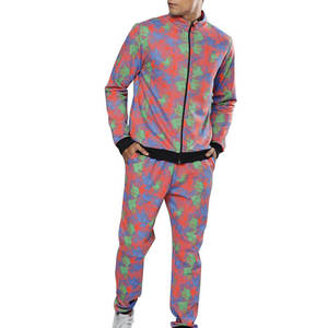 Survêtement de sublimation de haute qualité pour hommes, tenue athlétique élégante avec coutures durables et coupe ajustée - Product Image 1