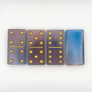 Jeu de dominos artistique en résine époxy, boîte noire, dés rayés bleus et rouges, jeu double six, objet d'art, objet de collection, cadeau artisanal, cadeau puzzle pour enfants - Product Image 4