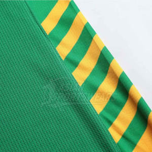 ชุดบาสเกตบอลผลิตในปากีสถาน ทรงพอดีตัว ให้การเคลื่อนไหวได้อย่างอิสระและระบายอากาศได้ดีเยี่ยมสำหรับนักกีฬาทีม - Product Image 4